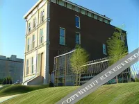 Grand Center Inn Hotel in zona Saint Louis University School for Professional Studies