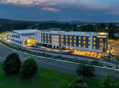 Home2 Suites by Hilton Bristol فنادق في بريستول