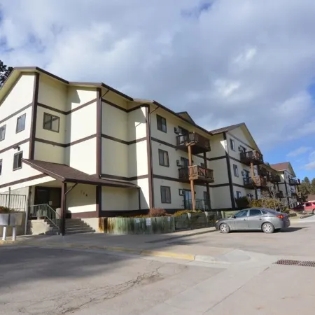 Modern Condo only Minutes from Deadwood & Sturgis!