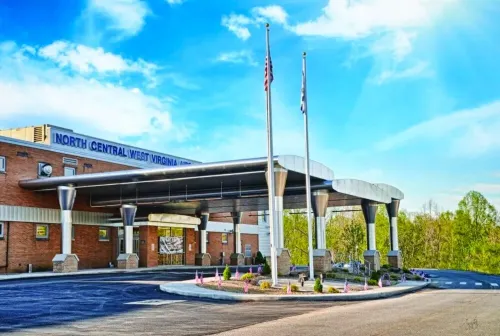 Charming 3-bedroom house in excellent location North Central WV فنادق في Bridgeport