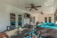 Spacious Home + Pool, Putting & Dream Backyard
