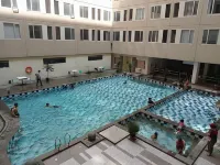 Emerald Apartel - Pools
