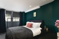 Bright Spacious Condo Free Parking 5Min to Beach - parking