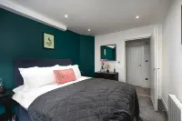 Bright Spacious Condo Free Parking 5Min to Beach - parking