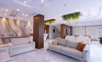 THREE POINTS HOTEL
