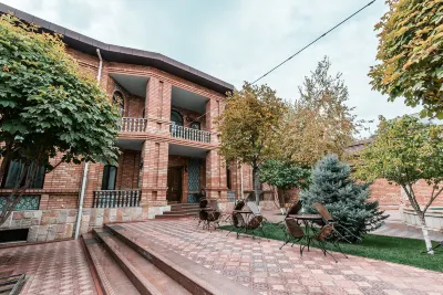 Ichan Qal'a Premium Class Hotel Hotels near Aqualand