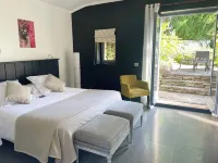 ドゥメン ドゥ イノクロ ゴルドのホテル