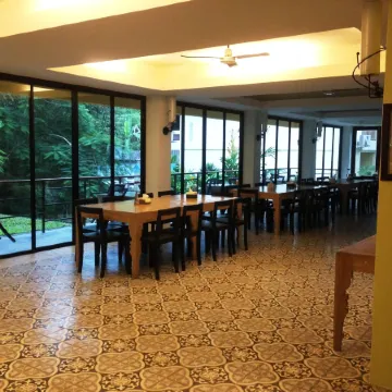 Keeree Ele Resort Отели рядом с достопримечательностью «Pearl Beach»