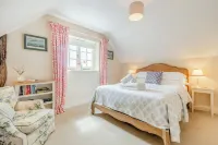 Tiger Inn - Elizabeth Hotels in Восток Дин энд Фристон