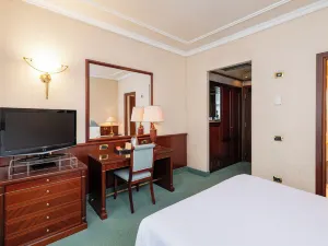 로얄 호텔 칼튼