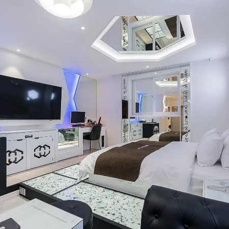 Theban Hotel