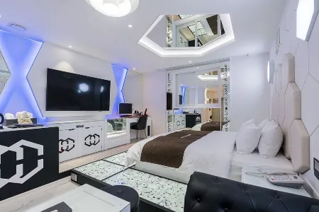 Theban Hotel Отели в г. Чхунджу