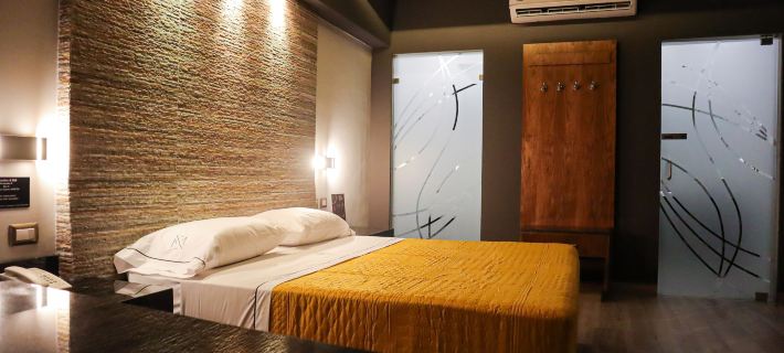 Hotel Myst. Hotels in Monterey