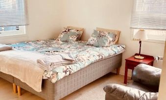 Lovely 2-Bed Flat in Stockholm