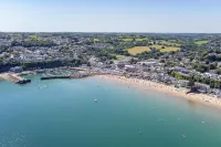 Pleasant View - Direct Beach Access, Sea Views and Parking