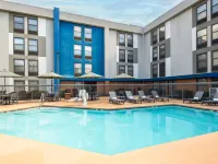 Hampton Inn Seattle-Southcenter Hotels near Foster Golf Links