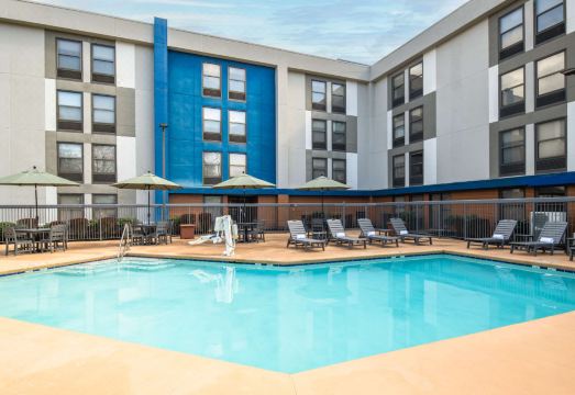 5. 햄프턴 인 시애..