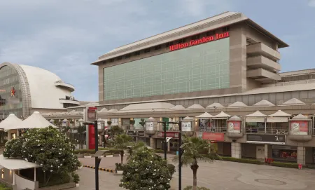 Hilton Garden Inn New Delhi/Saket Отели рядом с достопримечательностью «ИСККОН Темпл - Глори оф Индия»