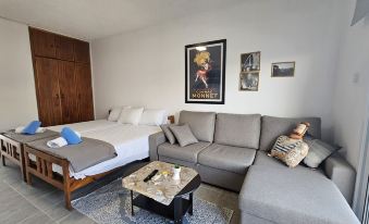 137 AN - Stay ZEA Studio