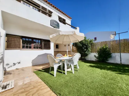 Faro Terrace Villa by Homing