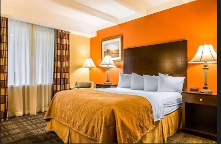 Clarion Hotel & Suites Hamden-New Haven