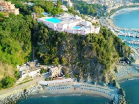 Hotiday Arenzano Pineta