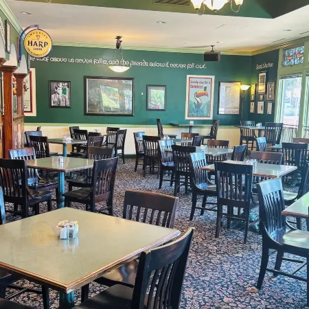 County Clare Irish Hotel & Pub