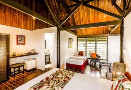 탐부아 샌즈 비치 리조트