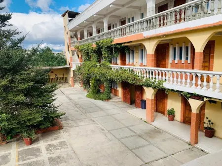 Hotel Real Classic Inn Отели в г. Кесальтенанго