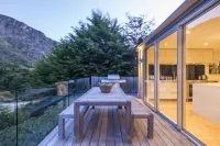 Riverview Retreat Holiday Home by MajorDomo