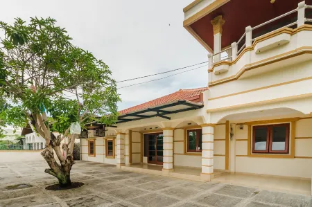 RedDoorz Syariah@Jalan Dr Mansyur Medan Отели в г. Padang Bulan Selayang I