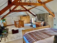 Old Hall Country Breaks - Homestays