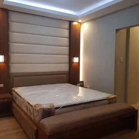Villa - Sleeps 10 - Communal Pool - Parking