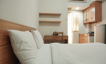 Cozy and Strategic Place Studio at Margonda Residence 4 Apartment
