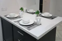 No1 Luxury Service Apartments Hotels in Комбър