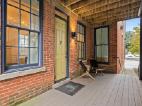 Baldwin Flats Hotels in Covington