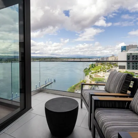 AC Hotel Vancouver Waterfront