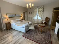 Au Relais Saint Maurice Hotels in Ligre