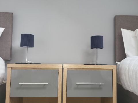 4 Bedroom Home - Sleeps 7 Pet Friendly & Parking