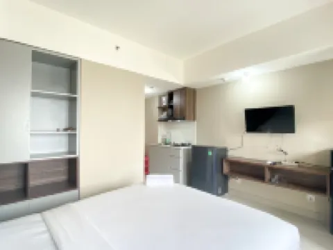 Well Furnished and Cozy Studio at LRT City Jatibening Apartment