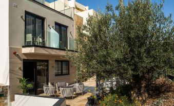 Deep Blu Boutique Hotel