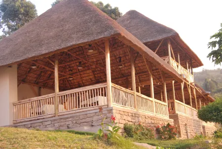 Enganzi Game Lodge Отели в г. Bunyaruguru
