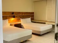 Garden Villa Hotel Hotels near Two Lovers Point