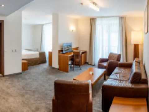 Panorama Hotel - Free EV Charging Station Hotels in Odesos