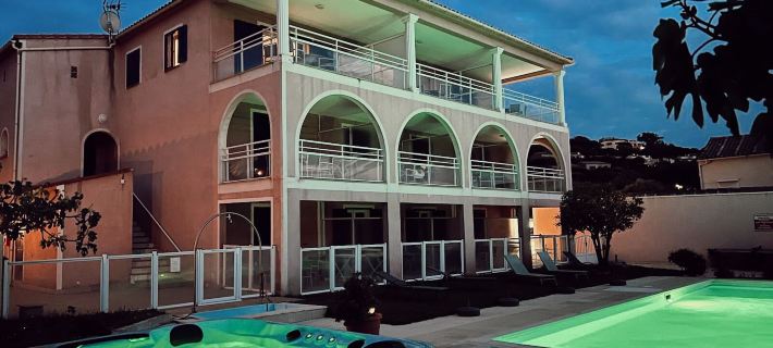 Résidence Villa Romana Avec Piscine et Jacuzzi Отели в г. Проприано