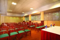 Misty Mountain Resort Hotels in Munnar