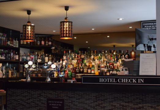 3. 퍼스 호텔 & ..