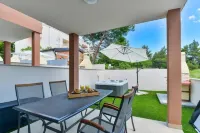 Cascade Villas with Private Garden and Jacuzzi Hotels in Starigrad