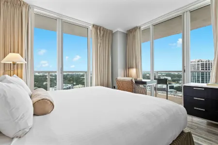 Private Residences at Hotel Arya by Sofla Vacations Отели рядом с достопримечательностью «Miami City Hall»