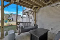Fully Remodeled Bluffton House with In-law Apartment for Large Groups